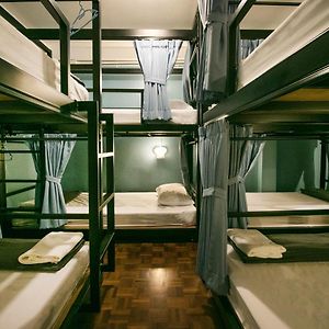 Dormitory Room Mixed